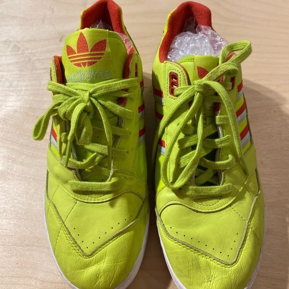 Adidas Tennis Shoe size 9 (Box1) - Picture 4 of 12